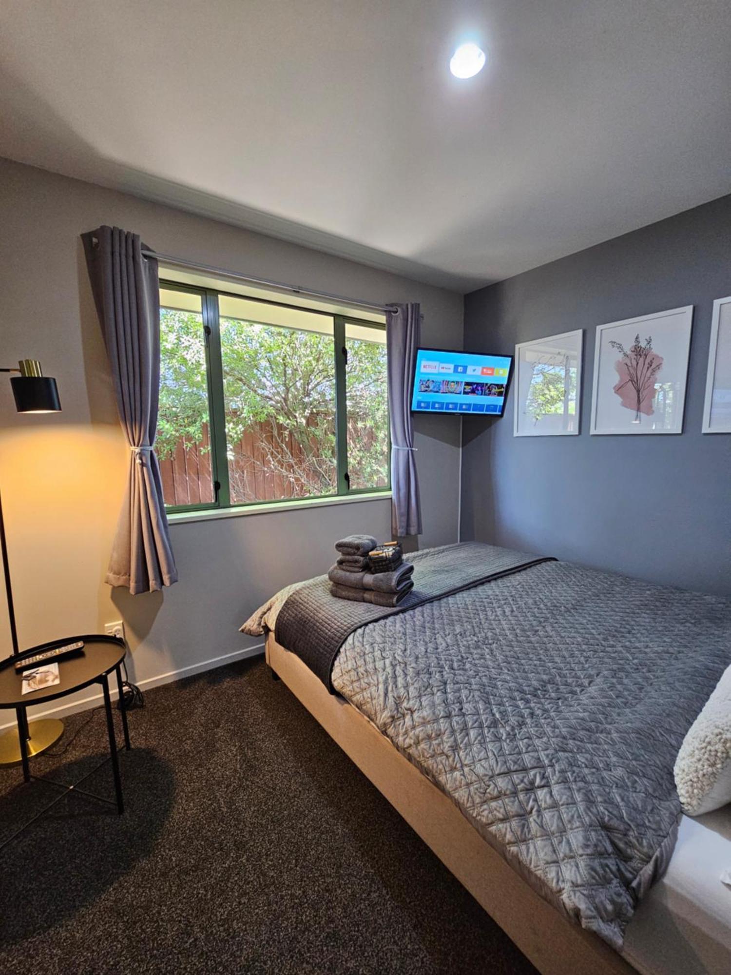 Golden Pearl Bed & Breakfast Christchurch Exterior photo